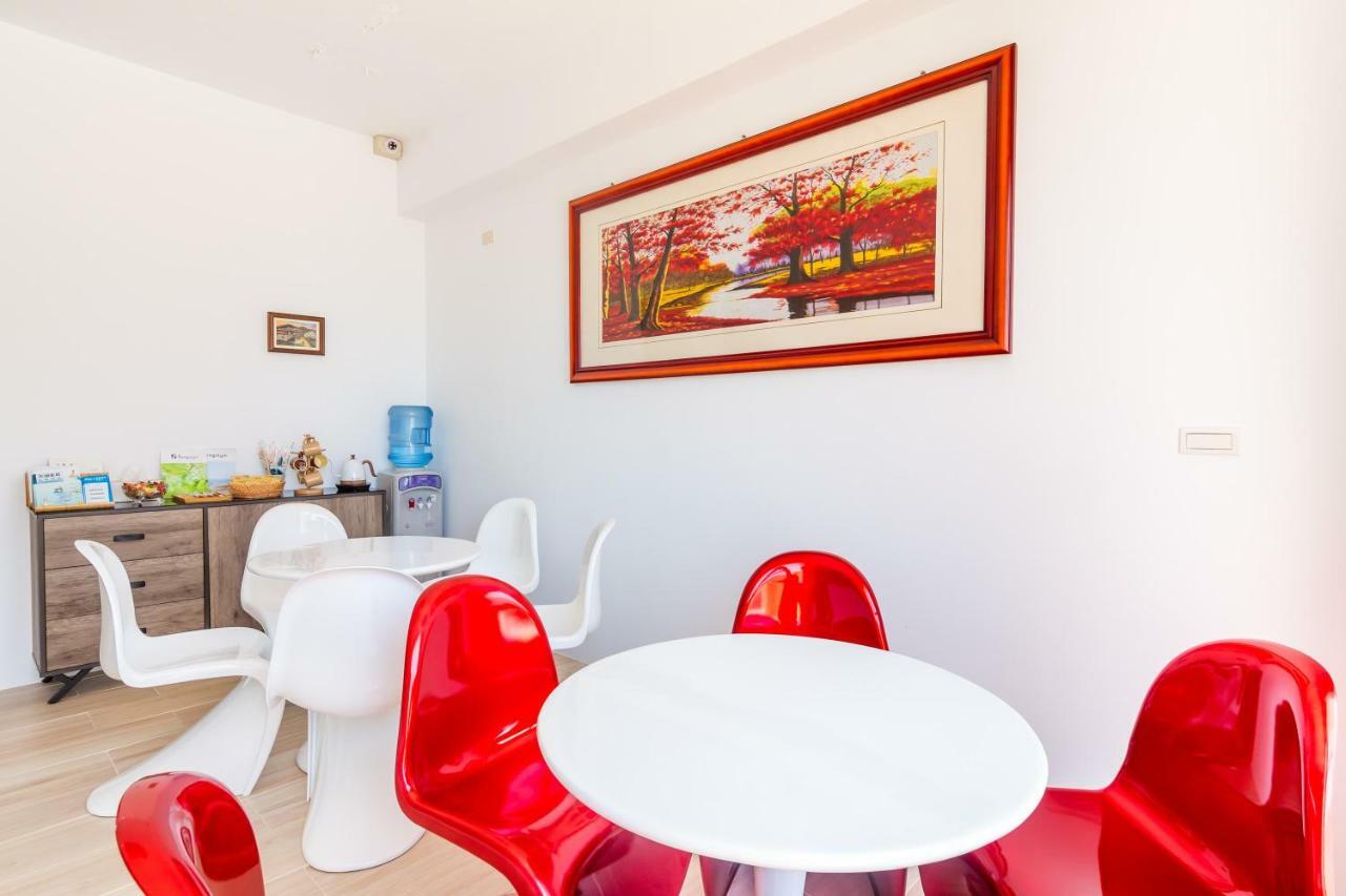 Water Reflection Apartment Magong Exterior photo
